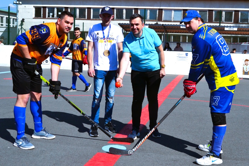 Hokejbalové štvrťfinále: Humenné - Trebišov 5:4 sn