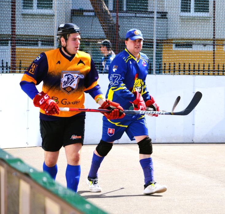 Hokejbalové štvrťfinále: Humenné - Trebišov 5:4 sn