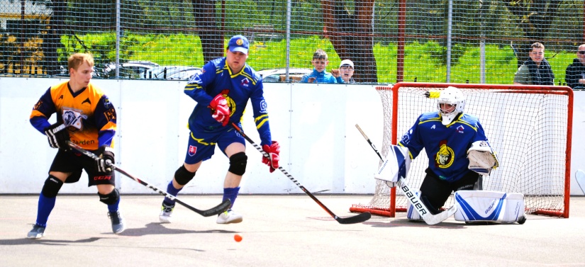 Hokejbalové štvrťfinále: Humenné - Trebišov 5:4 sn