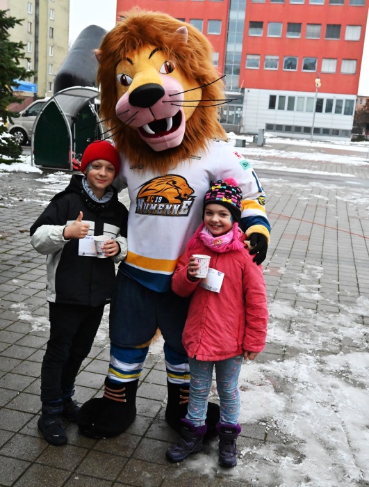 Parádny nočný beh Humenné 2023 + autogramiáda hokejistov