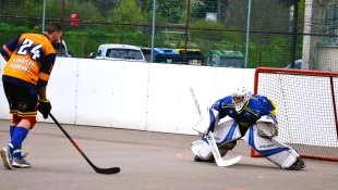 Hokejbalové štvrťfinále: Humenné - Trebišov 5:4 sn