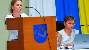 5. Zasadnutie MsZ... Ivana Jenčíková (vedúca Odboru ekonomického MsÚ)