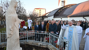 Požehnanie sochy Panny Márie - farnosť Sťatia sv. Jána Krstiteľa