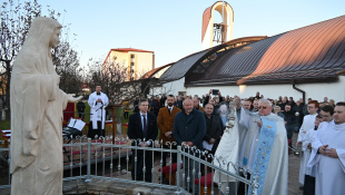 Požehnanie sochy Panny Márie - farnosť Sťatia sv. Jána Krstiteľa