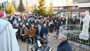 Požehnanie sochy Panny Márie - farnosť Sťatia sv. Jána Krstiteľa